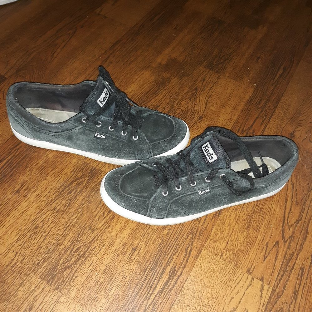 Keds womens size 8 ( FADED BLACK SUEDE)